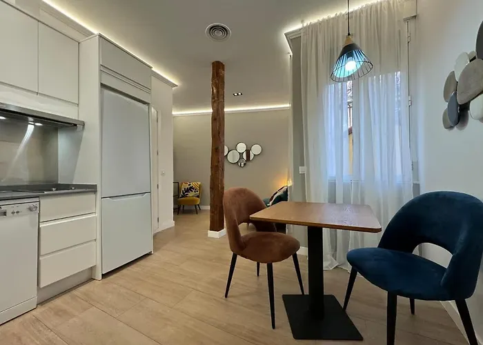 Plaza Mayor Cozy Private Apartment With Ac